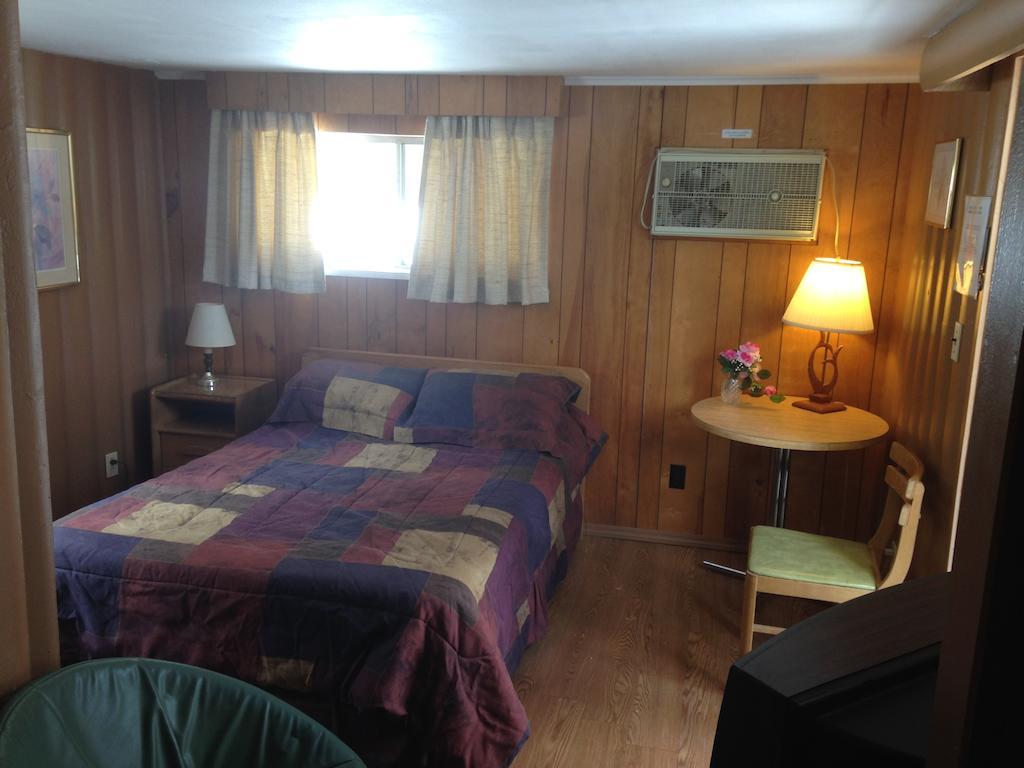 Amber Lantern Motel Lake George Værelse billede